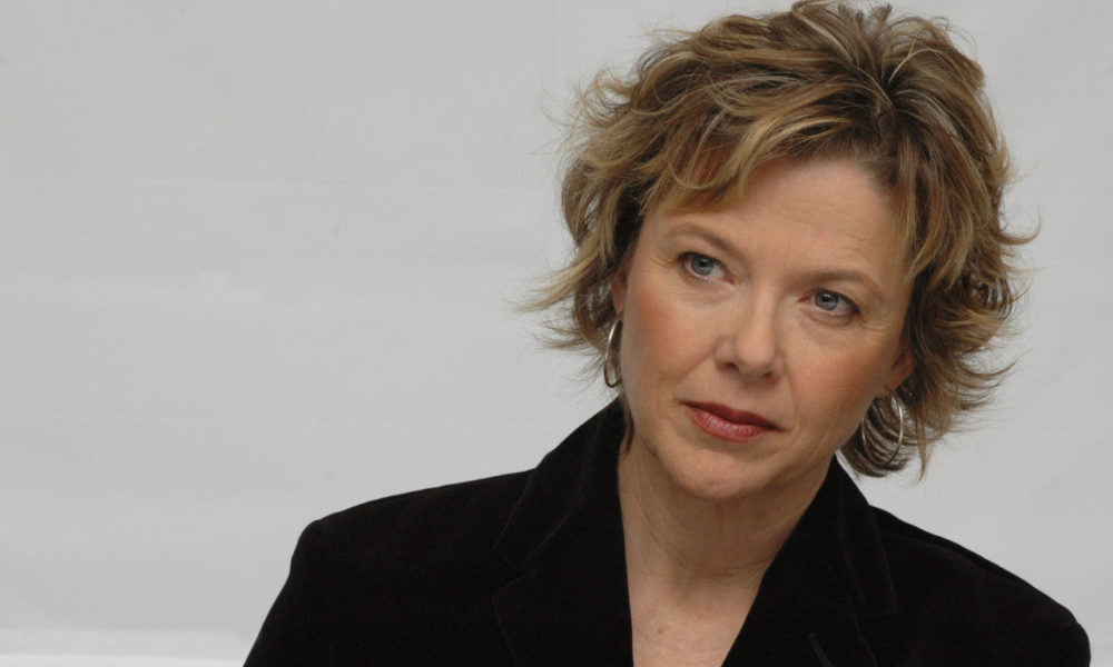 Annette Bening at the Hollywood Foreign Press Association press conference for the movie "Mrs. Harris" held in Los Angeles, CA on February 28, 2006.  Photo by: Yoram Kahana_Shooting Star.  NO TABLOID PUBLICATIONS. NO USA SALES UNTIL MAY 29, 2006.